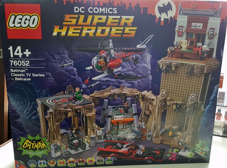 lego-superheroes-batcave-76052_1