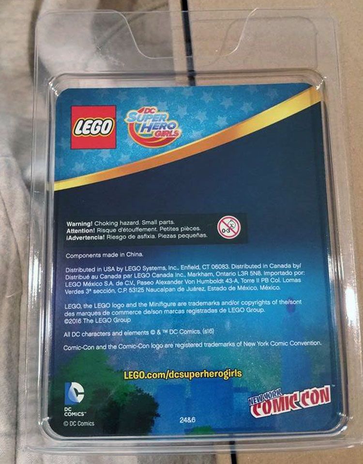 lego-superherogirls-nycc-exclusive2