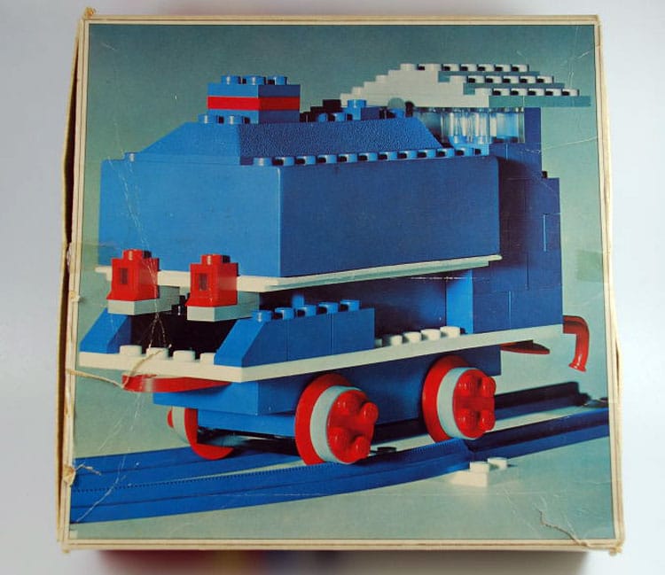 Classic Review: LEGO Lokomotive mit Motor (112) von 1966