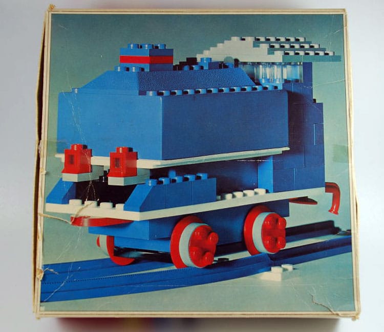 Classic Review: LEGO Lokomotive mit Motor (112) von 1966