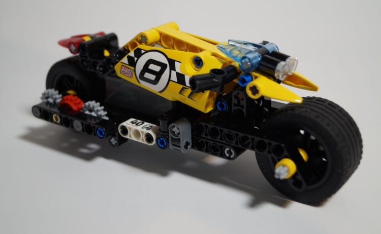 Review: LEGO Technic Stunt Bike (42058) und Stunt Truck (42059)