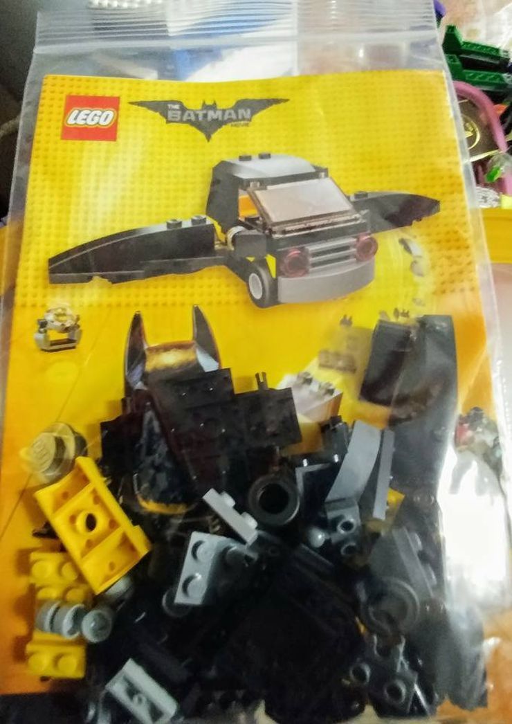LEGO Batman Movie ToysRUs Mini-Batmobil: Fotos & Bauanleitung