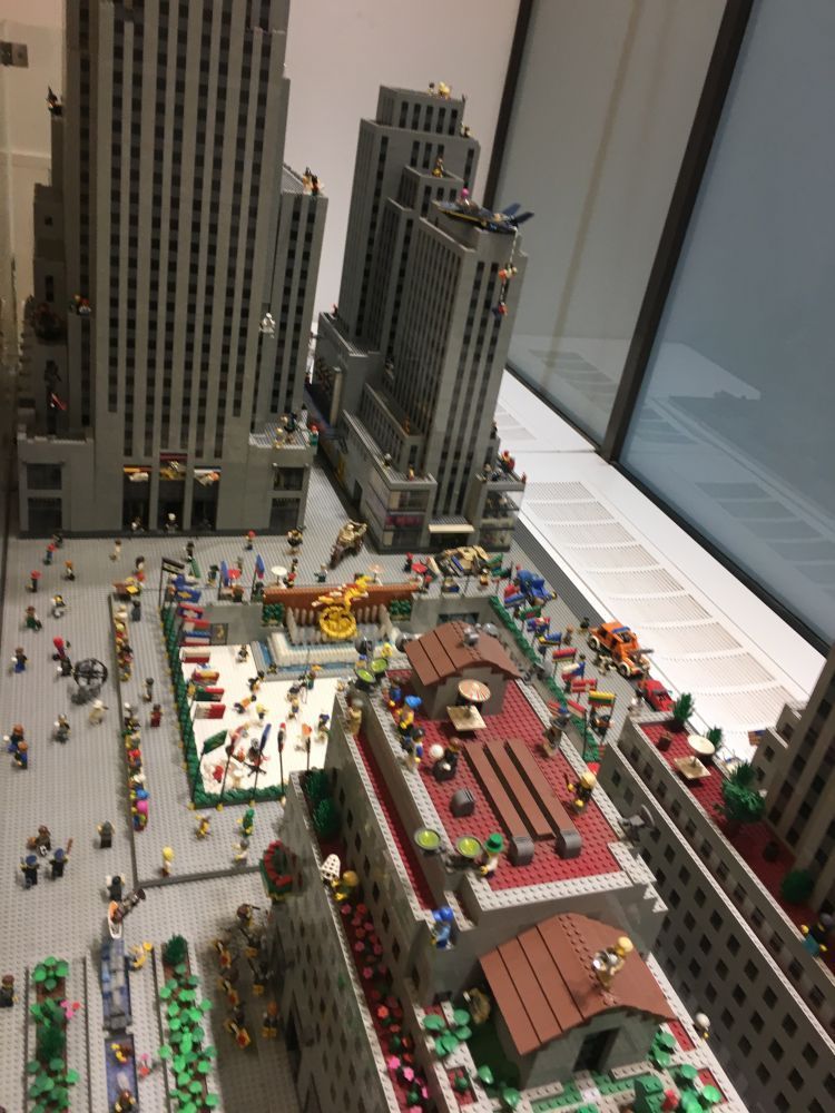 LEGO Brand Store New York: Bilder, exklusive Artikel und mehr
