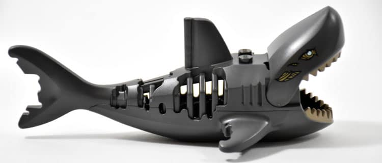 LEGO Silent Mary (71042): Der neue Zombie-Hai im Detail