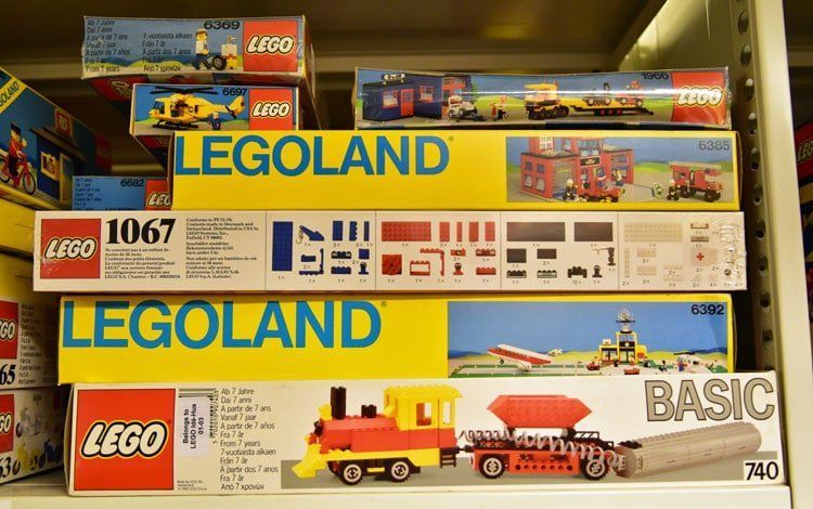 LEGO Memory Lane: Auf Zeitreise im LEGO Set-Archiv (50+ Fotos)