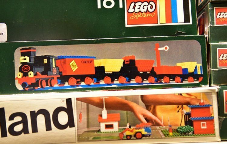 LEGO Memory Lane: Auf Zeitreise im LEGO Set-Archiv (50+ Fotos)