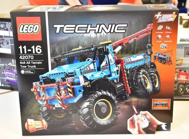 LEGO Technic 6×6 All Terrain Tow Truck (42070) im Detail