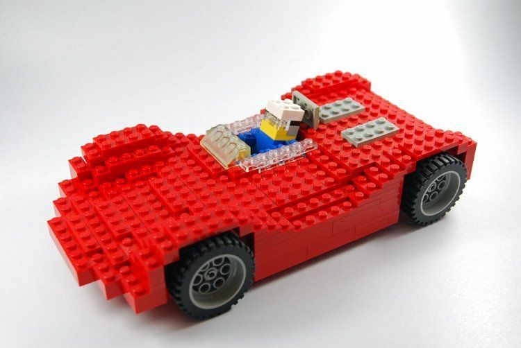 LEGO Inside Tour Set: LECA Automobile von 2005 nachgebaut