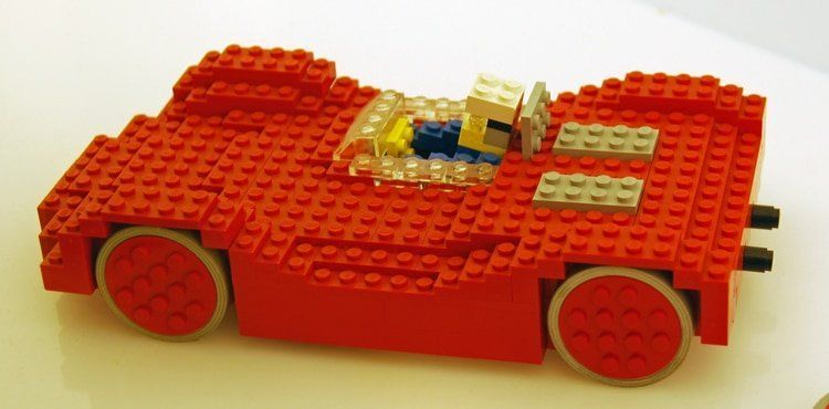 LEGO Inside Tour Set: LECA Automobile von 2005 nachgebaut