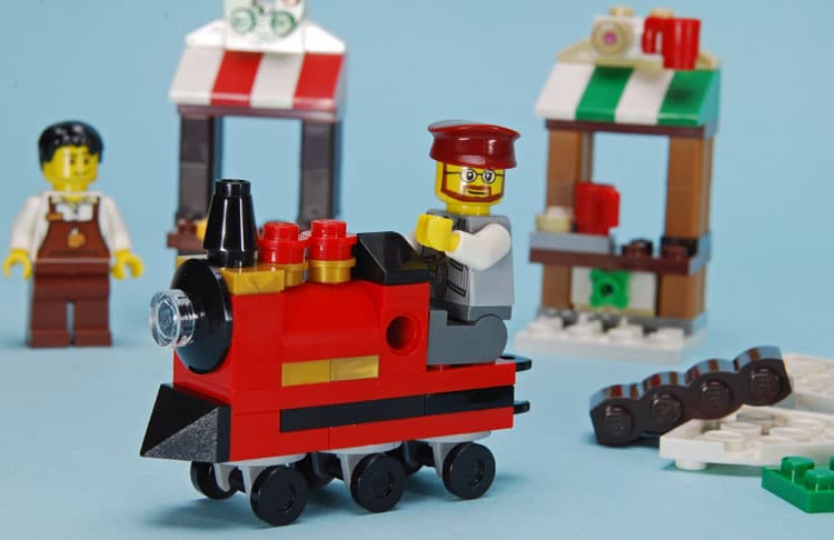 LEGO Seasonal Weihnachtsmarkt mit Kinderzug (40262) im Review