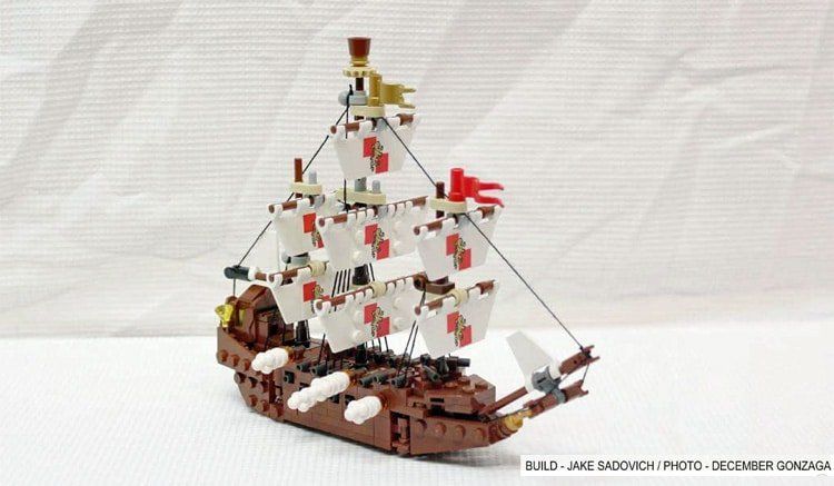 LEGO Ideas 21313 Buddelschiff im Vergleich zum Fan-Entwurf