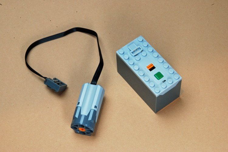 LEGO 10261 Creator Expert Achterbahn mit Power Functions nachgerüstet