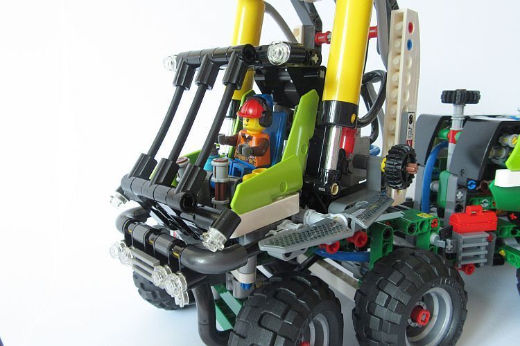 LEGO Technic 42080 Forest Machine im Review