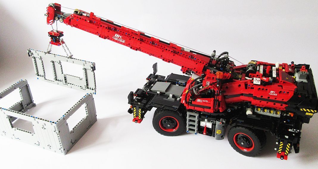 LEGO Technic 42082 Geländegängiger Kranwagen (A-Modell) im Review