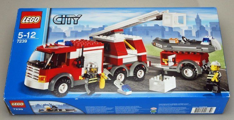 LEGO 7239 Feuerwehrlöschzug von 2005 im Classic Review