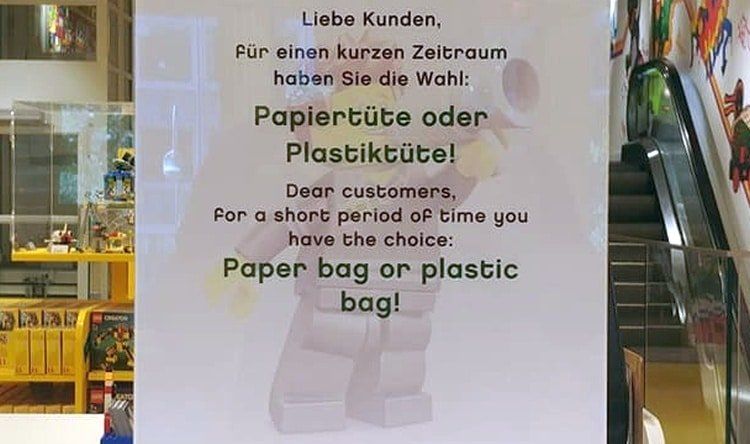 LEGO Store Berlin: Papier statt Plastik für kurze Zeit
