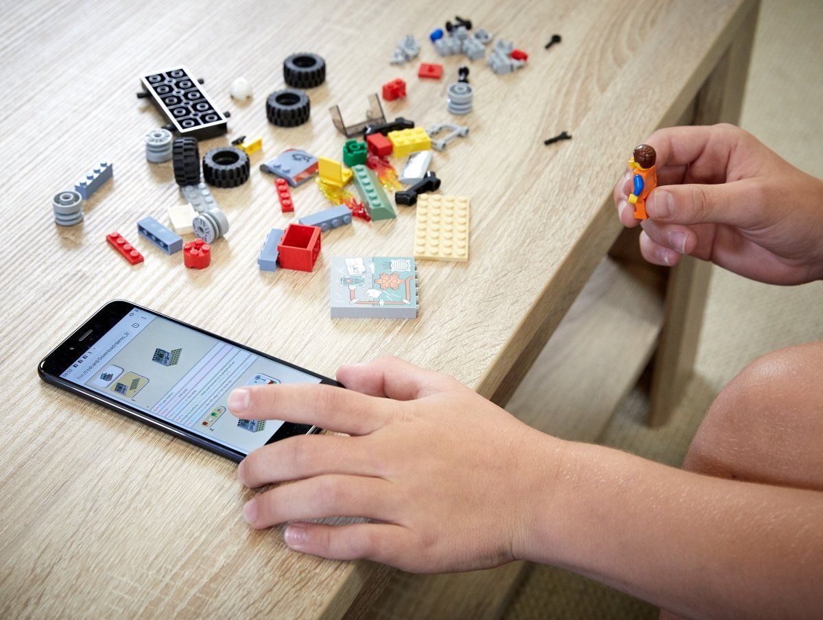 LEGO testet Audio-Bauanleitungen für Blinde