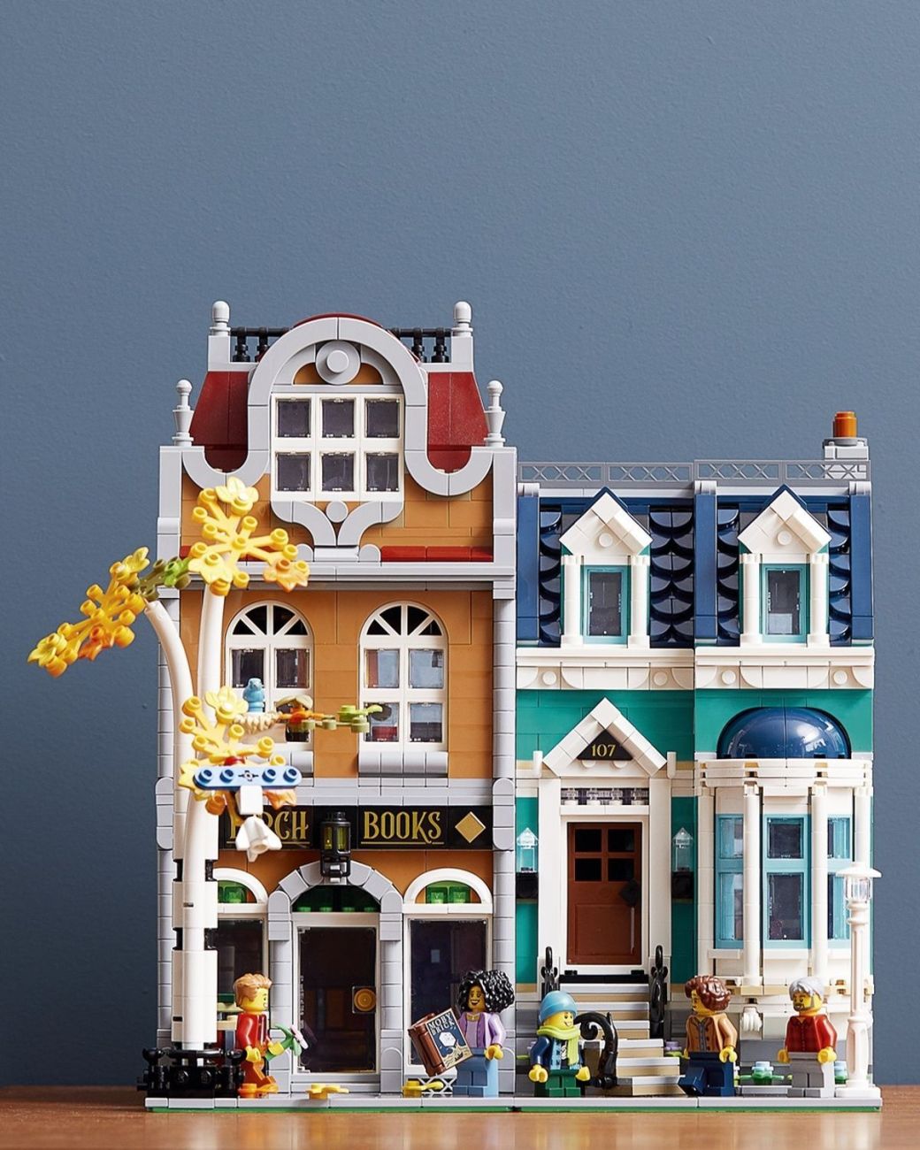 LEGO 10270 Creator Expert Bookshop: Erste Bilder von LEGO veröffentlicht