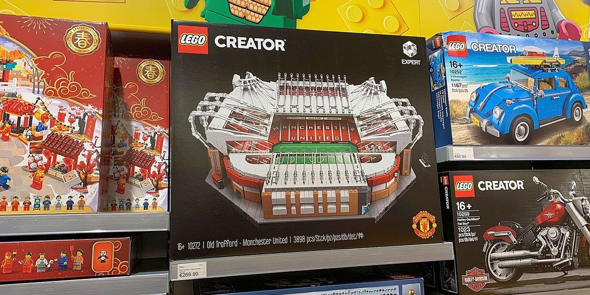 LEGO Store Leipzig 10272 Old Trafford Set
