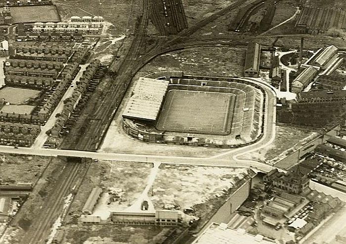 Das Old Trafford im Jahr 1910 (Quelle: stadiumguide.com)