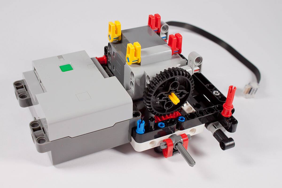 LEGO Technic 42109 App-Controlled Top Gear Rally Car im Review