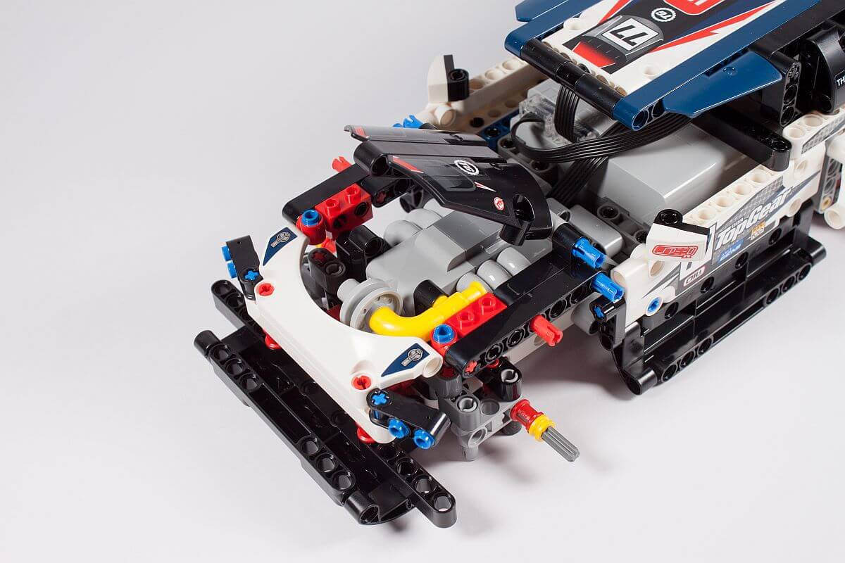 LEGO Technic 42109 App-Controlled Top Gear Rally Car im Review