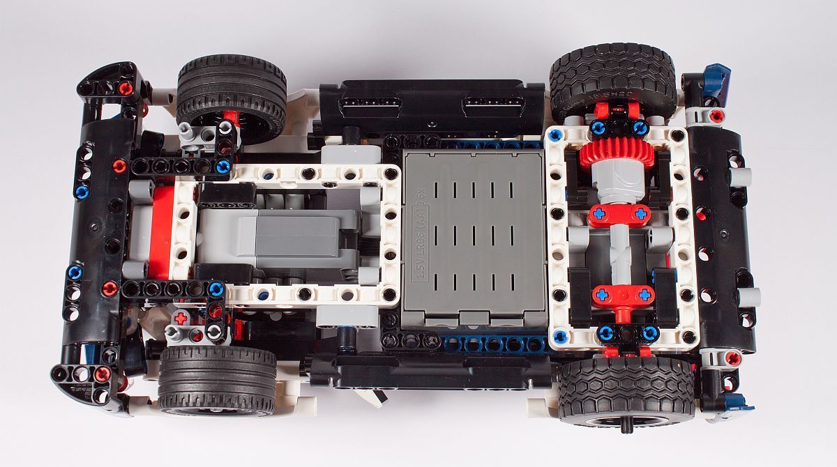 LEGO Technic 42109 App-Controlled Top Gear Rally Car im Review