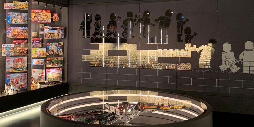 LEGO Minifigures Collection