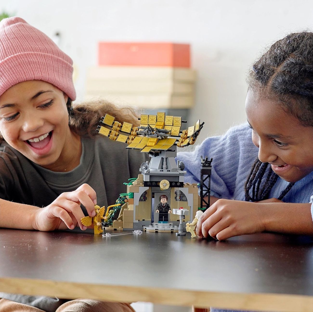 LEGO Wonder Woman vs Cheetah (76157): Offizielle Bilder zum WW84 Set