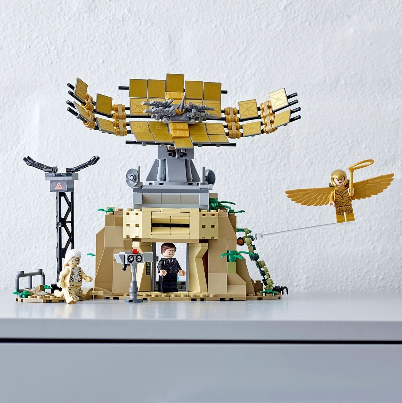 LEGO Wonder Woman vs Cheetah (76157): Offizielle Bilder zum WW84 Set