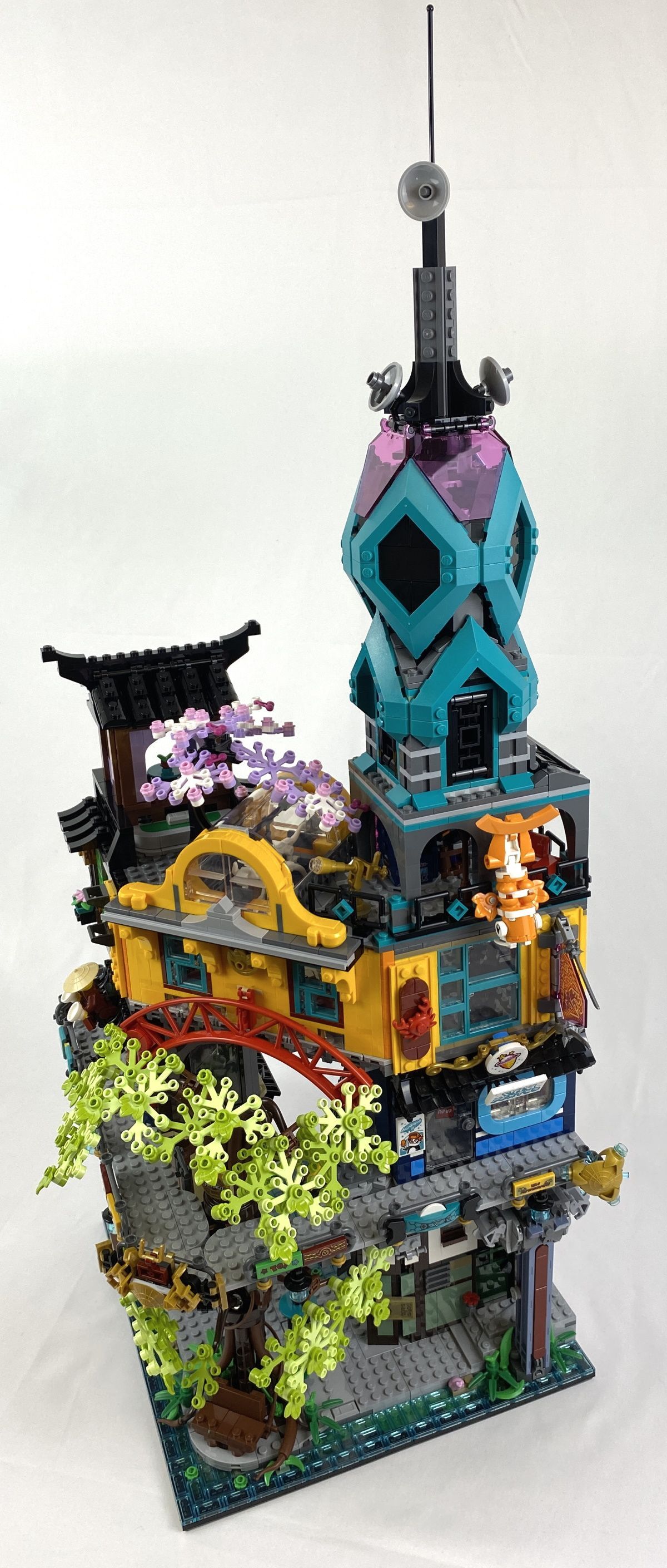 LEGO 71741 Ninjago City Gardens im großen Review
