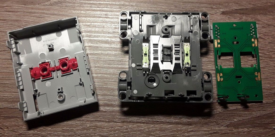 LEGO Batteriebox 88015 Teardown