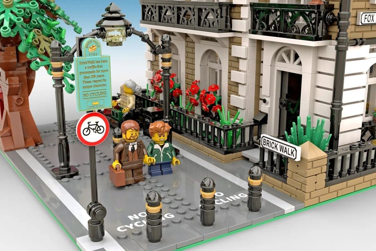 LEGO Ideas Brick Walk