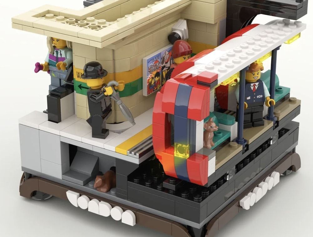LEGO Ideas Mini City Diorama London with Underground Station