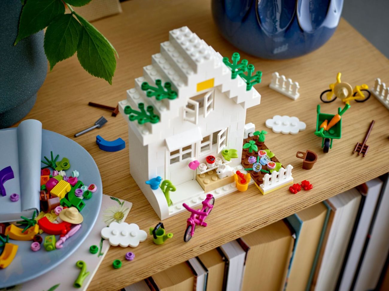 LEGO GWPs im April 2023: 40588 Blumentopf, 40589 Piratenschiffspielplatz, 40590 Häuser der Welt 2 & 40606 Frühlingsvergnügen
