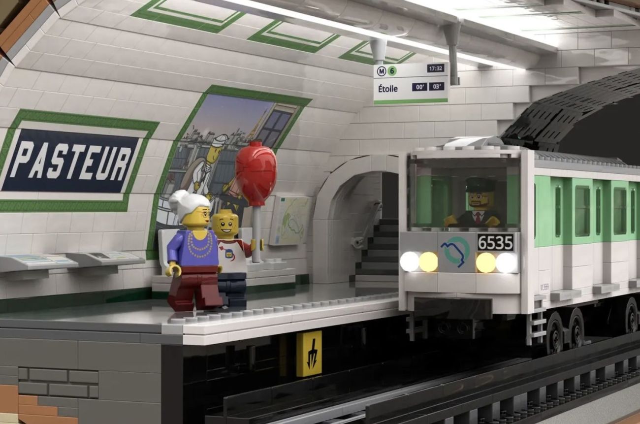 LEGO Ideas The Metropolitan Don't miss your Train!