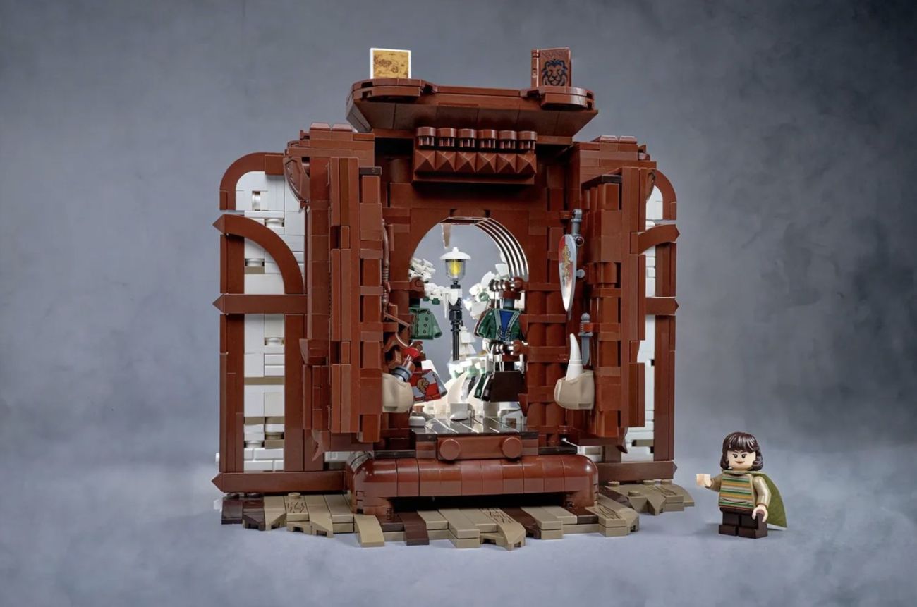 LEGO Ideas Welcome to Narnia - The Lion, the Witch and the Wardrobe 75th Anniversary Set