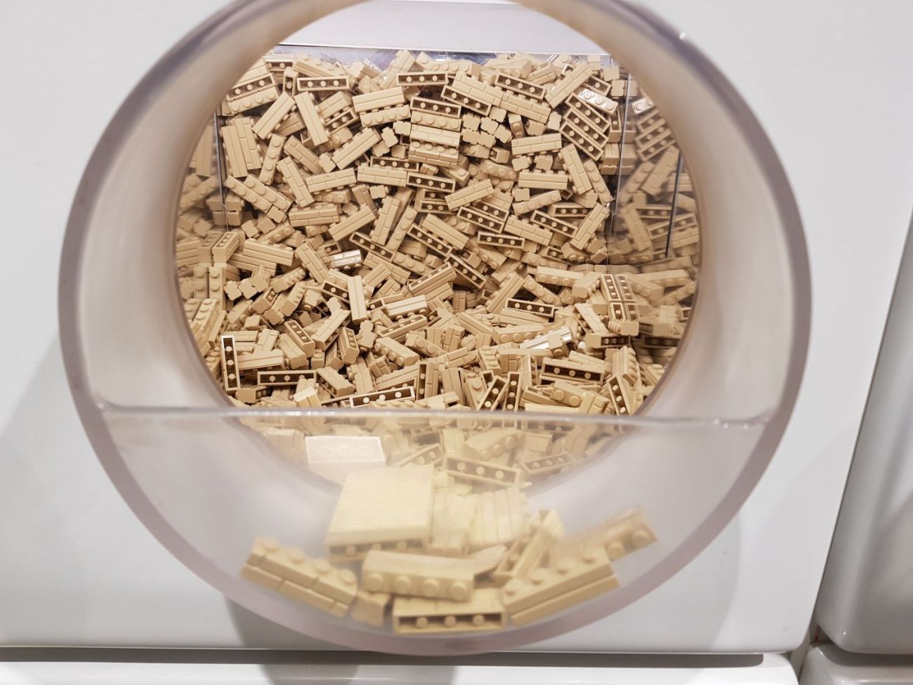 Neue LEGO Store Minifiguren: Einhornritter, Piratenskelett und viele weitere Steine