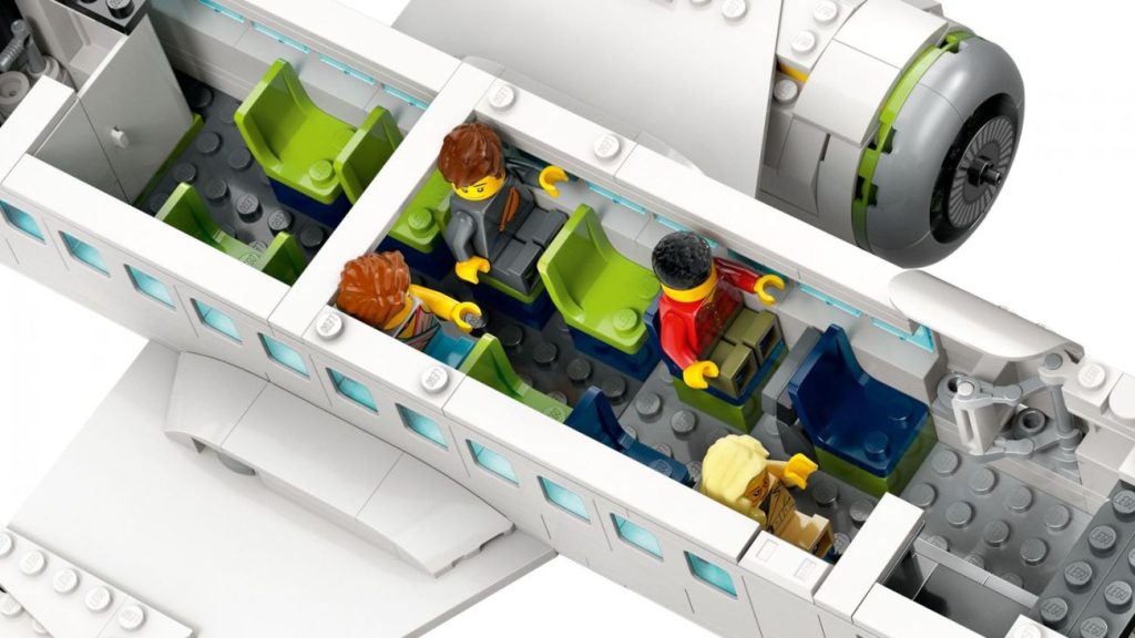 Weitere LEGO City 2023 Neuheiten angekündigt: LEGO 2K Drive Sets & Passagierflugzeug