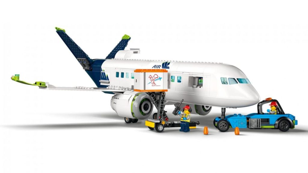 Weitere LEGO City 2023 Neuheiten angekündigt: LEGO 2K Drive Sets & Passagierflugzeug