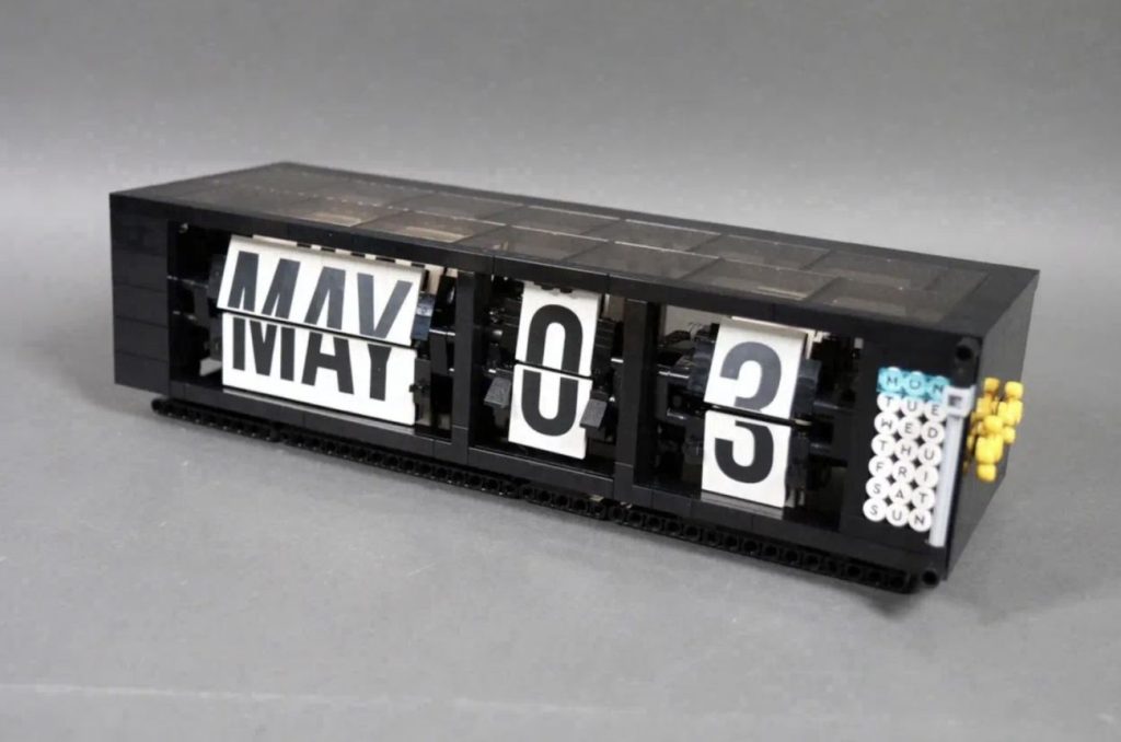 LEGO Ideas Mechanical Flip Calendar