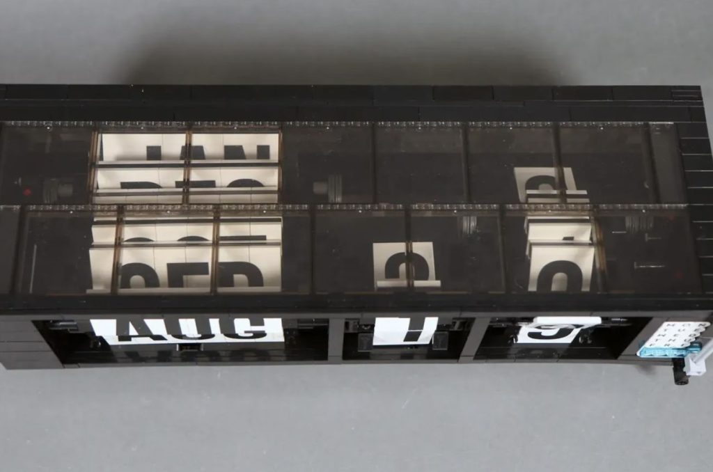 LEGO Ideas Mechanical Flip Calendar