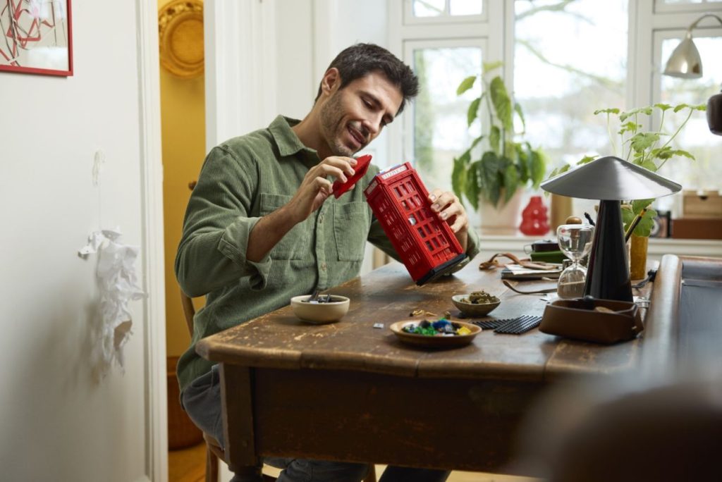 LEGO Ideas 21347 Red London Telephone Box offiziell vorgestellt!