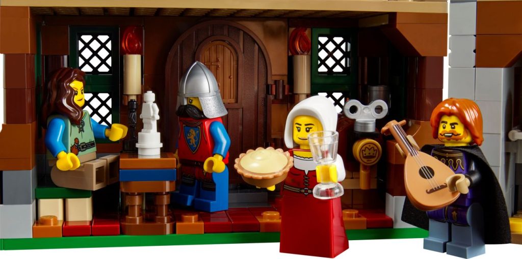 LEGO Icons 10332 Medieval Town Square offiziell vorgestellt - Alle Bilder und Infos zum Set!