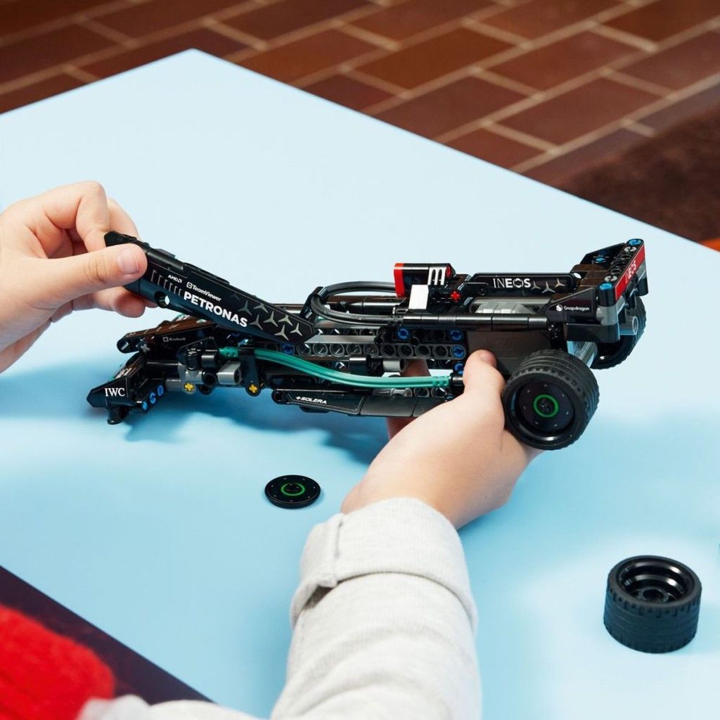LEGO Technic 42165 Mercedes-AMG F1 W14 E Pull-Back vorgestellt!