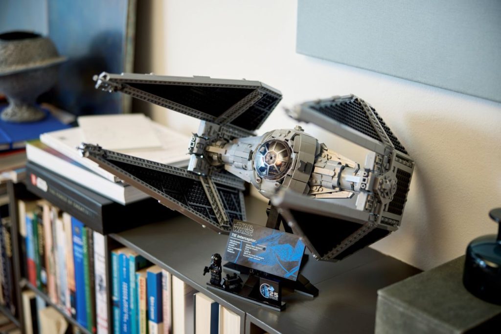 LEGO Star Wars 75382 UCS Tie Interceptor offiziell vorgestellt!