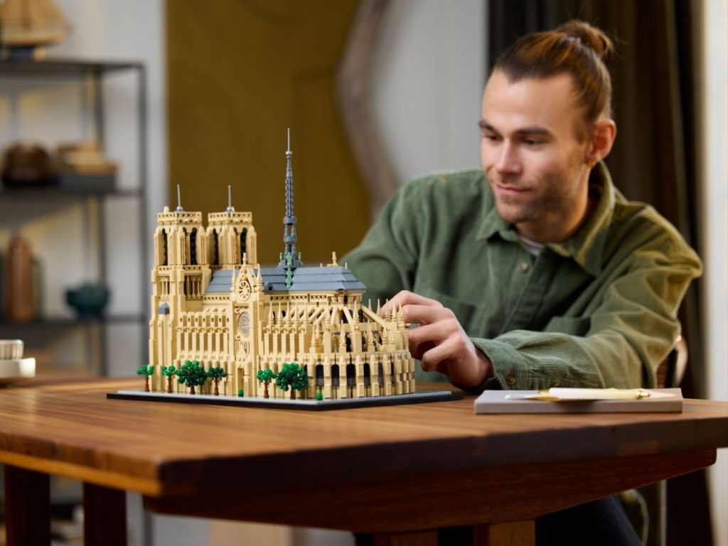 LEGO Architecture 21061 Notre-Dame de Paris offiziell vorgestellt!