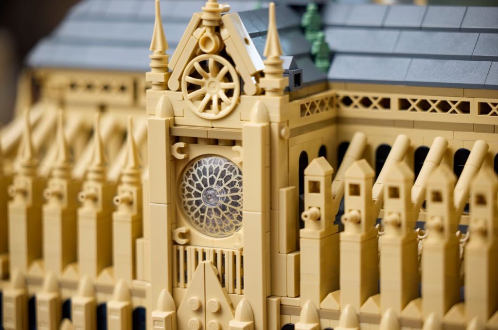 LEGO Architecture 21061 Notre-Dame de Paris offiziell vorgestellt!