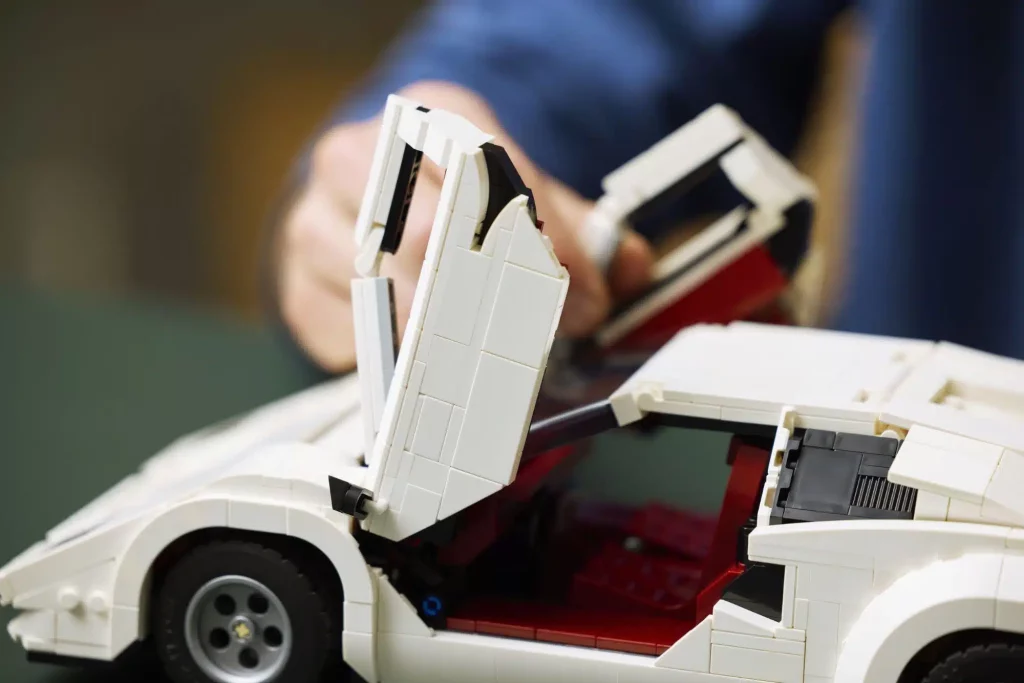 LEGO Icons 10337 Lamborghini Countach offiziell vorgestellt!