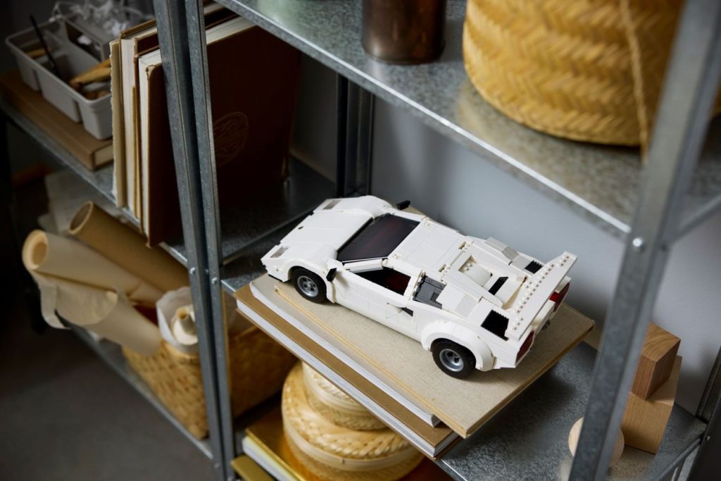LEGO Icons 10337 Lamborghini Countach offiziell vorgestellt!